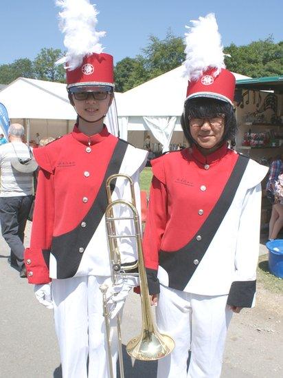 Cystadleuwyr yn Eisteddfod Llangollen