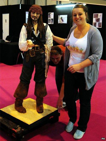 Cake in the shape of Johnny Depp