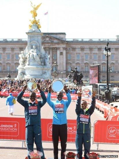 Wilson Kipsang (centre), Stanley Biwott (L) and Tsegaye Kebede