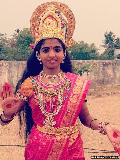 Naga Durga, a student of class 8 and classical dancer, makes an appearance as Telangana Talli (Mother) at the Telangana Rastra Samithi public meeting in Nalgonda.