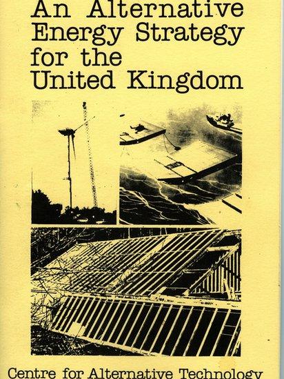 Cafodd Strategaeth Ynni Amgen gyntaf y Ganolfan ei chyhoeddi yn 1978