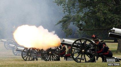 The King's Troop Royal Horse Artillery fire a 41 Gun Royal Salute to mark the birth of the royal baby, in Green Park in central London July 23, 2013.