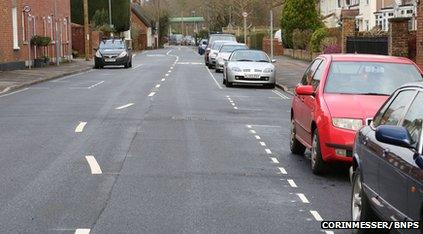 wonky white line in Dorset street