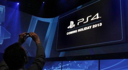 The Playstation 4 should start a battle with the new Xbox before Christmas