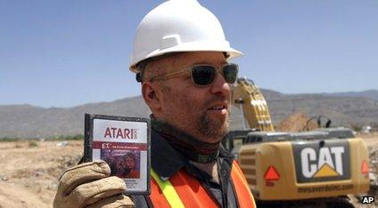 Zak Penn holds a copy of ET