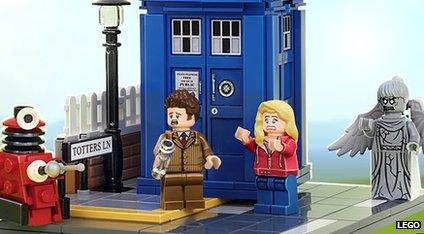 Lego Doctor Who figures and the Tardis