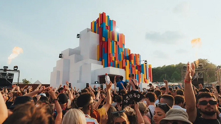 Crowds dancing at festival