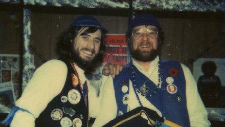 Trefor Owen gyda dawnsiwr arall