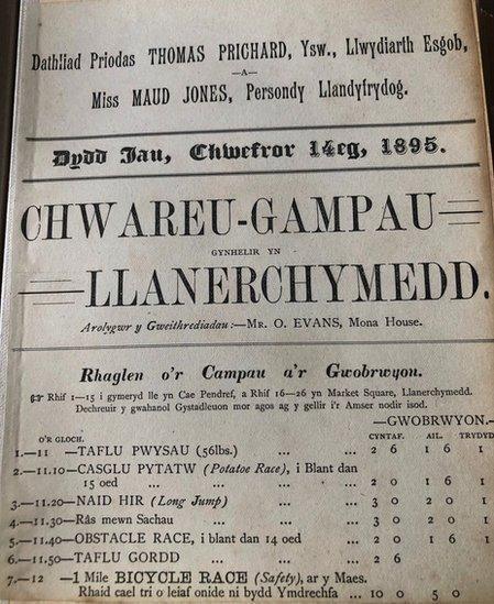 Rhaglen y mabolgampau neu'r 'chwareu-gampau' fel y cafodd ei alw yn 1895