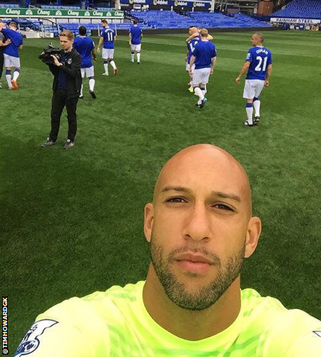 Everton goalkeeper Tim Howard