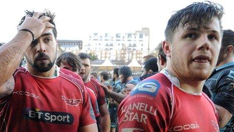 Dejected Scarlets leave the fray in Glasgow