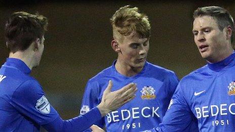 Glenavon beat Carrick Rangers 5-1