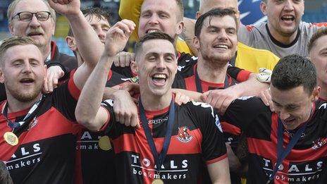 Crusaders pipped Coleraine to the league title after an exciting climax to the season