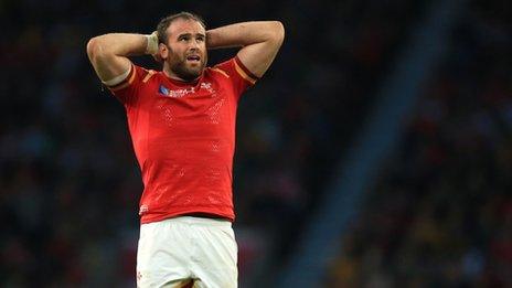 Jamie Roberts looks dejected