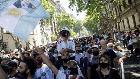 Crowds at Casa Rosada, Buenos Aires