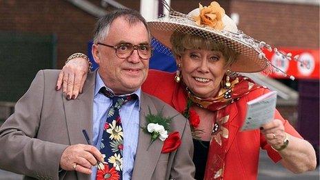 Liz Dawn with her Coronation St husband Jack played by Bill Tarmey