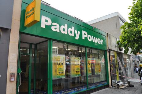 Paddy Power, High Street North