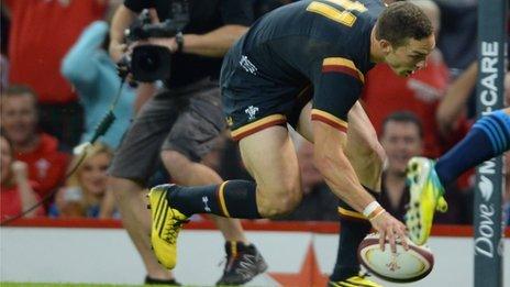 George North scores Wales' first try