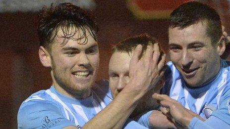 Warrenpoint beat Portadown 2-0