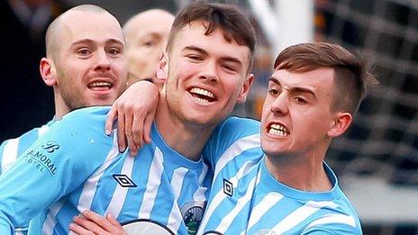 Warrenpoint beat Carrick Rangers