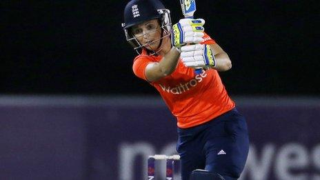 Charlotte Edwards bats