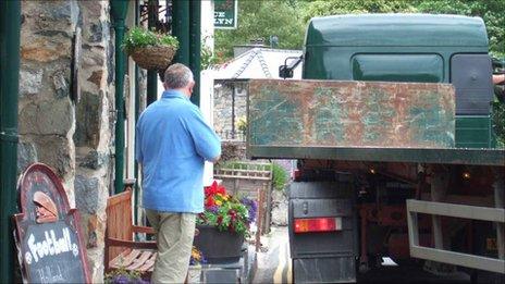 Lorry at Beddgelert