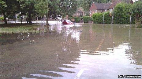 Flooding in London Road, Isleworth. Image by Leo Vermeulen