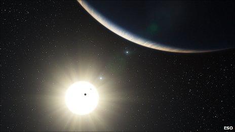 Artist's impression of the planetary system orbiting HD 10180 (Image: ESO)