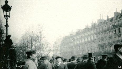 Crowds gather to see Rodin's The Thinker in Paris in 1905