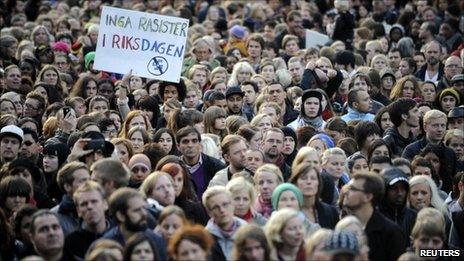 Protest against Sweden Democrats in Stockholm. The banner reads: "No racists in parliament" (20 September 2010)