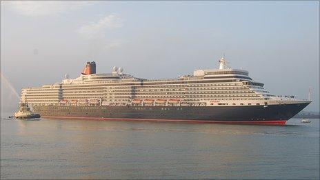 Queen Elizabeth arriving into Southampton