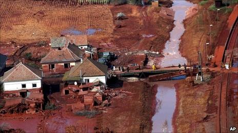 Red polluted river in Kolontar (8 October 2010)