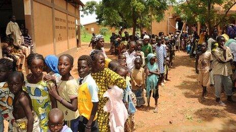 People queuing to get the meningitis vaccine