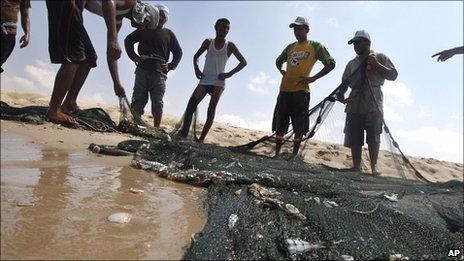 Fishermen with empty nets