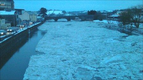 Frozen Towy in Carmarthen. Picture: the Reverend Leigh Richardson