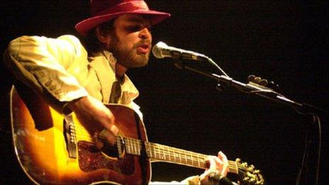 Gaz Coombes playing at The Oxford Playhouse in 2005