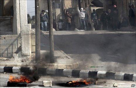 Anti-government protesters in Deraa (23 March 2011)