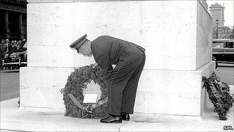 Gagarin at the Manchester cenotaph