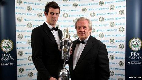 Gareth Bale and Gordon Taylor of the PFA