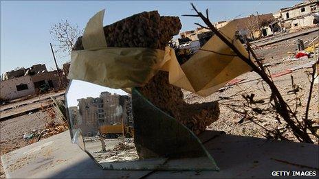 A mirror set up by rebels to see round a corner on Tripoli St, Misrata, 18 April 2011