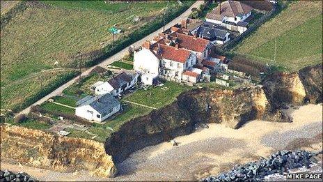 Eroding cliff on Beach Road, Happisburgh, Norfolk (Photo: Mike Page)