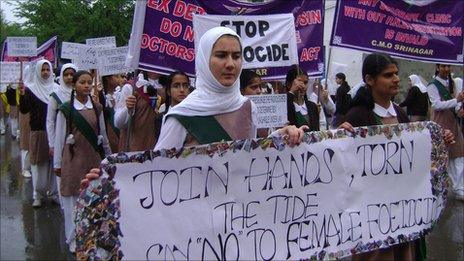 School children's rally in Srinagar, May 2011