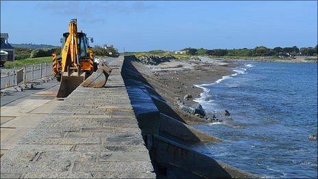 Coastal defence work at Rue de la Rocque