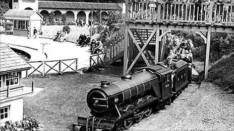 Old photograph of the North Bay Railway, Scarborough