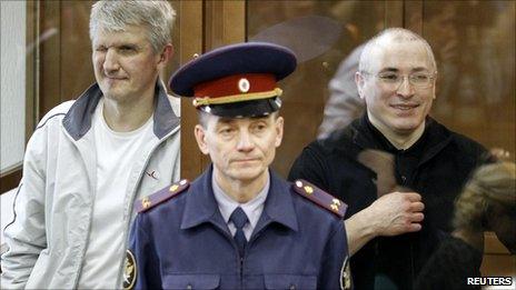 Mikhail Khodorkovsky (right) and Platon Lebedev in court in Moscow, 17 May