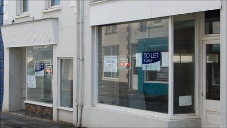 Empty shops on the bridge