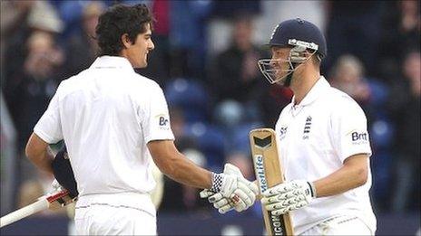 Alastair Cook (left) and Jonathan Trott (right)