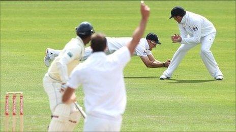 Chris Tremlett celebrates as Andrew Strauss takes a catch to dismiss Tharanga Paranavitana