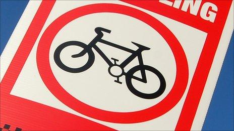 A no cycling sign