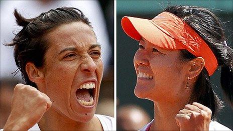 Francesca Schiavone of Italy (L) and Li Na of China